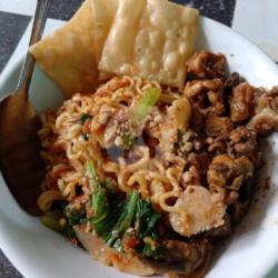 Mie Goreng Mercon Tulang Ayam