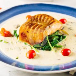 Salmon Spinach And Wild Mushroom Cream Sauce