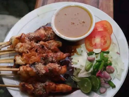 Warung Sate Solo Pak Heru, Kc. Panongan.Kel Mekarbakti