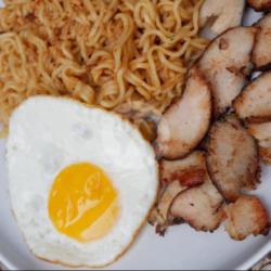 Indomie Sei Ayam Lada Hitam   Telor