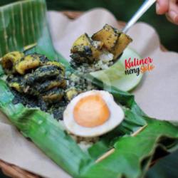 Nasi Bakar Cumi Hitam