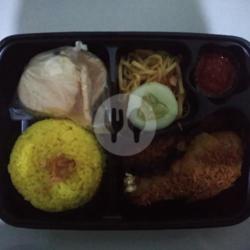 Naskun Ayam Goreng Serundeng