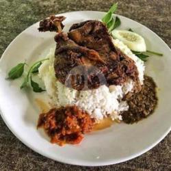 Nasi Ayam Bumbu Hitam