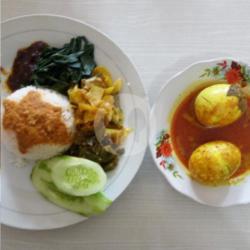 Nasi Telor Gulai
