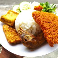 Nasi Kepala Kremes