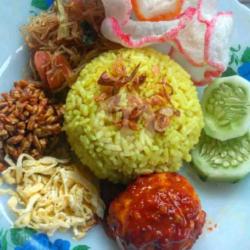 Nasi Kuning Telur Balado