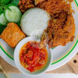 Nasi Kotak Bebek