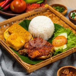 Nasi   Ayam Penyet