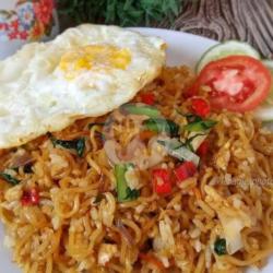 Nasi Goreng Mawut Ikan Asin