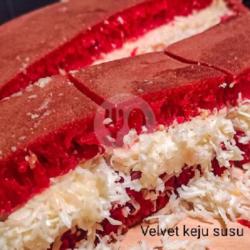 Martabak Bangka Red Velvet Keju Susu