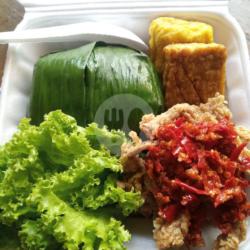 Nasi Timbel Usus Geprek Kumplit