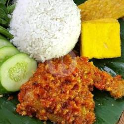 Ayam Penyet Sambel Korek Komplit