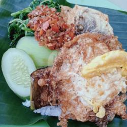 Nasi Tempong Telur Ceplok Sambel Terasi Ndower