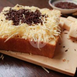 Chocolate Cheese Toast