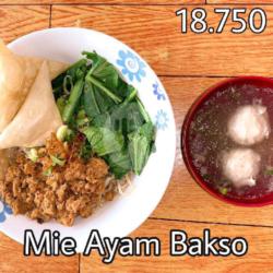 Mie Ayam / Mie Yamien   Bakso