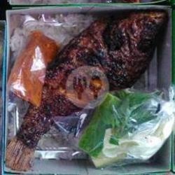 Paket Ikan Kerapu Bakar   Nasi   Sambel Lalapan