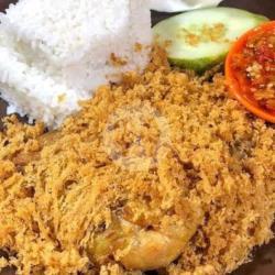 Mager 7 : Nasi  Ayam Paha Utuh Goreng Kremez/ Bakar Madu, Sambel, Lalapan Free Es Teh