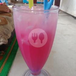 Es Kelapa Sirup Merah