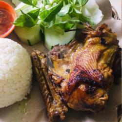 Paket Bebek Bakar Dada   Nasi   Es Teh