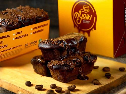 Brownies Meleleh Nyoiki, Sumbang