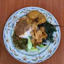 Nasi   Ayam Sayur   Lalapan  Teh Tawar