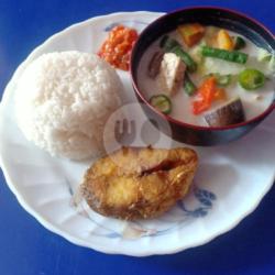 Nasi Ikan Sayur/tumis