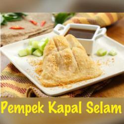 Pempek Kapal Selam Telur Omega