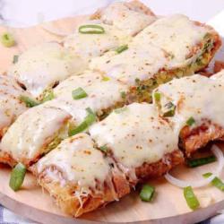 Martabak 3 Telor Mozzarella