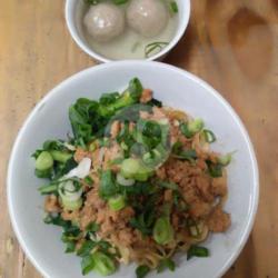 Mie Ayam Lebar Bakso