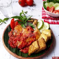 Ayam Penyet Sambal Bawang   Tahu Tempe   Nasi   Es Teh