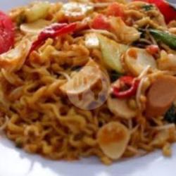 Mie Mewek Sosis