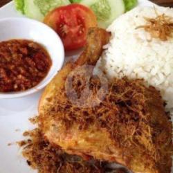 Nasi Ayam Goreng Sambal Krupuk