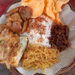 Nasi Uduk Orek Semur