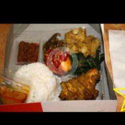 Nasi Ayam   Telur Bulat