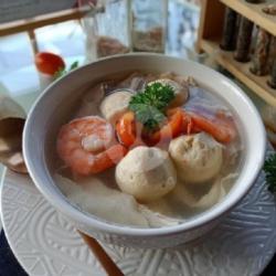 Madiesspace Clear Soup Seafood