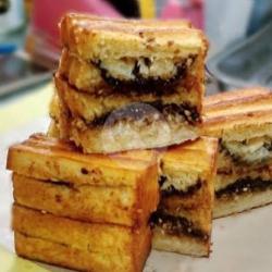 Roti Bakar Manis Keju   Strawberry