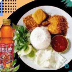 Paket Komplit Ayam Srundeng