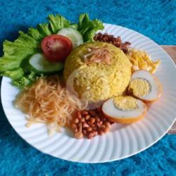 Nasi Kuning Muanteb Spesial  1 Telor Bulat