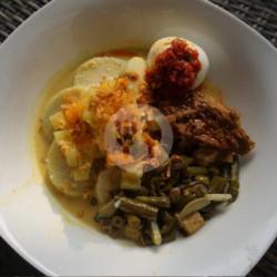 Lontong Medan Ayam Goreng