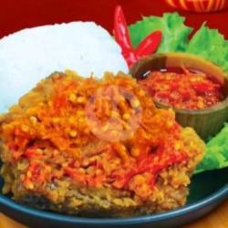 Ayam Geprek Sambal Uleg Extra Pedas.