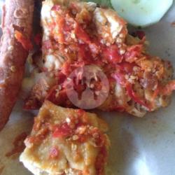 Ayam Goreng  Sosis Tahu