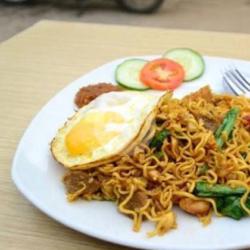 Mie Goreng Ayam. Fried Noodles Chicken