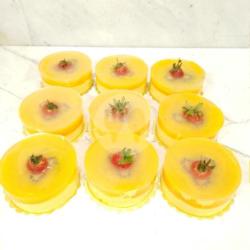 Mini Mango Pudding Cake