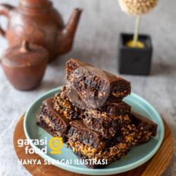 Terang Bulan Black Forest Selai Nanas Susu