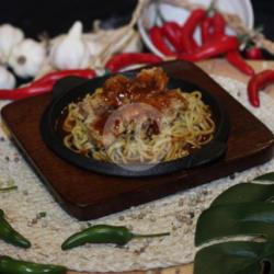 Hotplate Mie Ayam Crispy Saus Dimsum