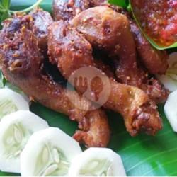 Lalapan Kepala Ayam Goreng Nasi