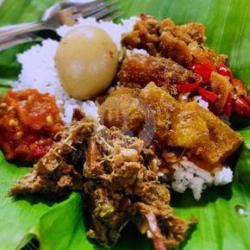 Nasi Gudeg Komplit Ayam Kampung   Telur