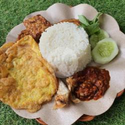 Nasi Penyetan Telor Dadar/ Ceplok