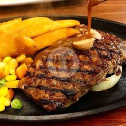 Blackpapper Beef Steak