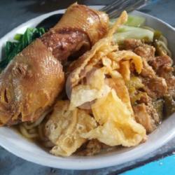 Mie Kepala Macan